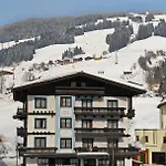 Koenig - Joker Card Included In Summer Saalbach Hinterglemm