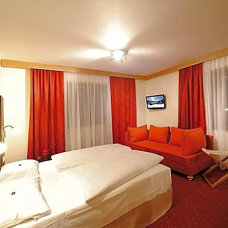 Hotel Koenig - Joker Card Included In Summer