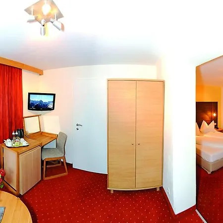 Hotel Koenig - Joker Card Included In Summer