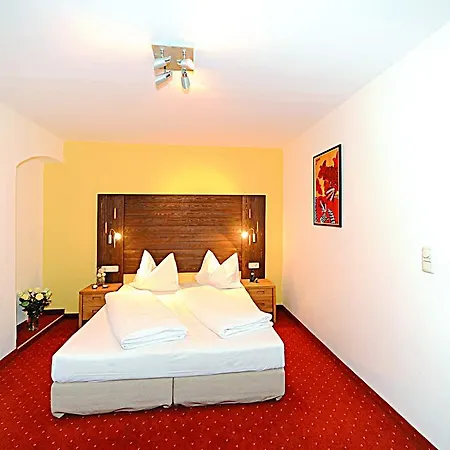 Hotel Koenig - Joker Card Included In Summer