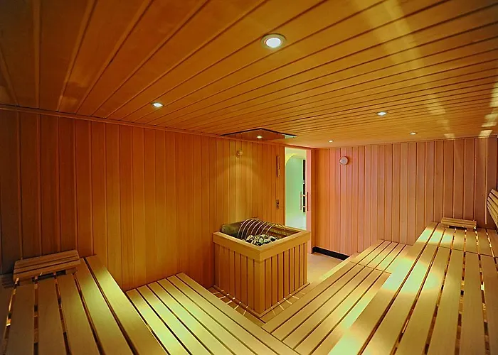 Hotel Koenig - Joker Card Included In Summer